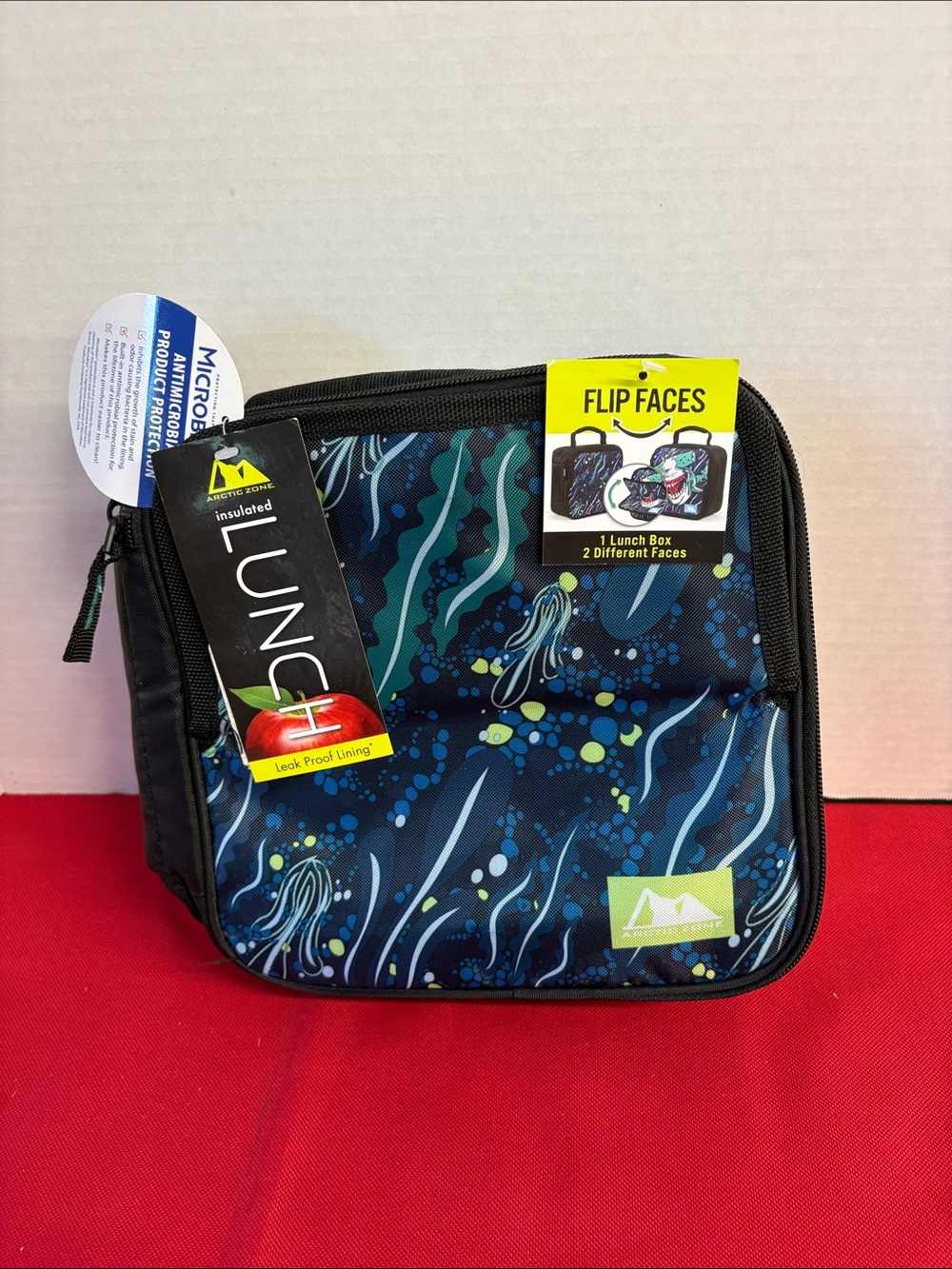 Arctic Zone Insulated Flip Faces SHARK Lunch Box With Zipper 8.5" X 8.5" X 4"